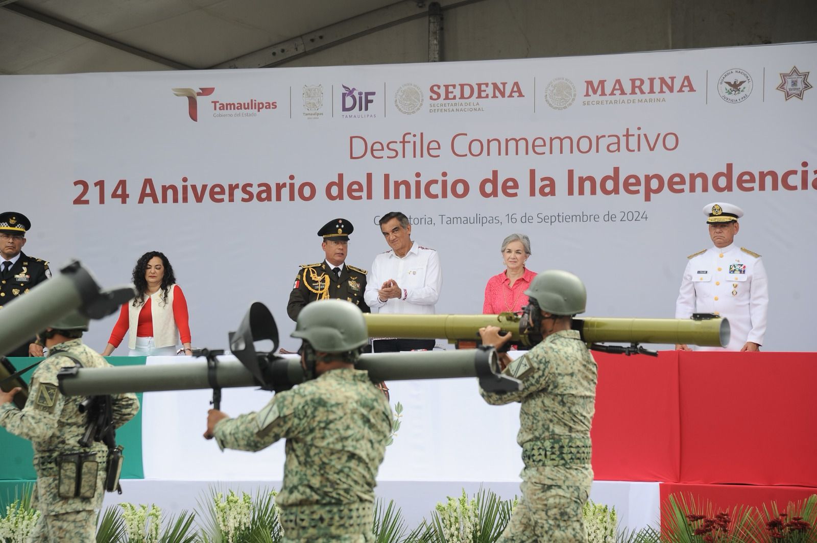 Presidió Américo Villarreal desfile cívico-militar por el 214 aniversario del inicio de la independencia