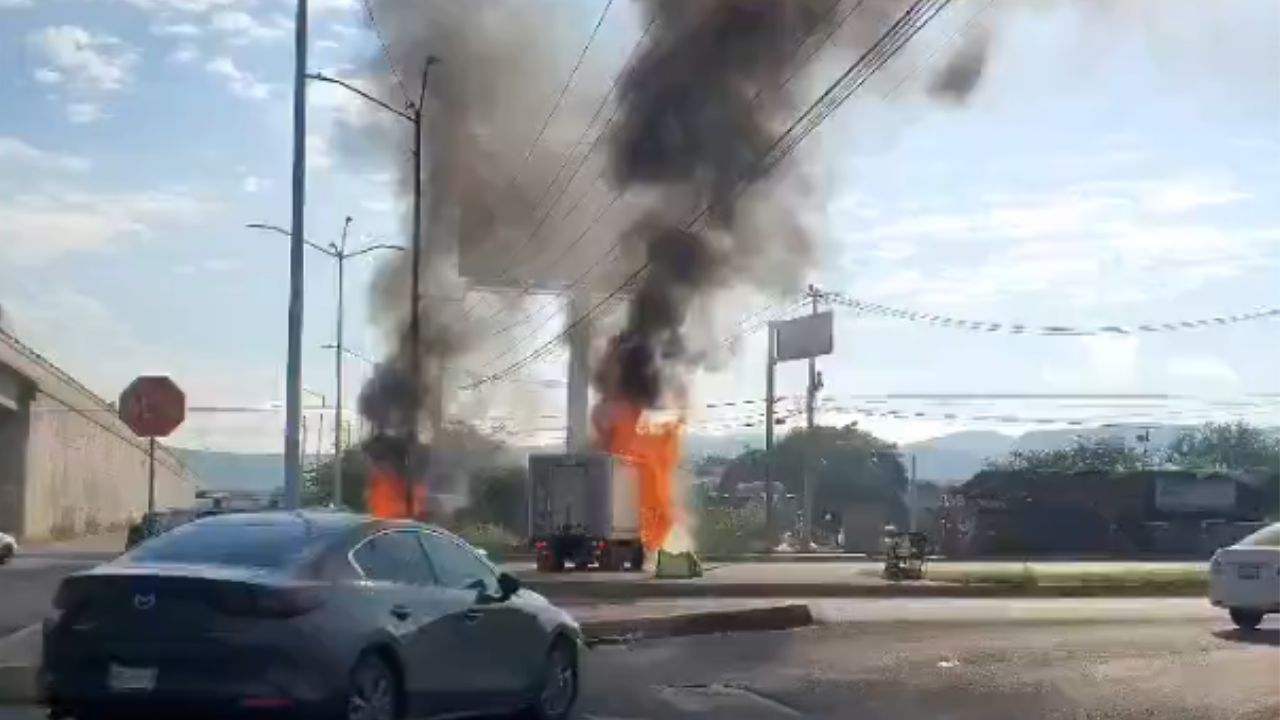 Bloqueos y balaceras siguen en Sinaloa: dejan sin clases a 4 municipios