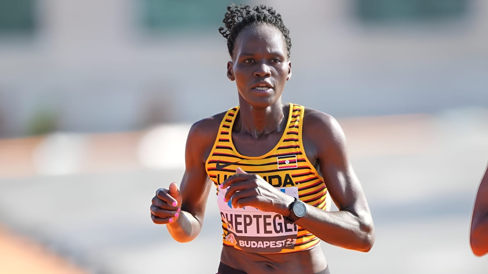 MURIÓ LA ATLETA OLÍMPICA REBECCA CHEPTEGEI; SU PAREJA LA ROCIÓ CON GASOLINA Y LE PRENDIÓ FUEGO