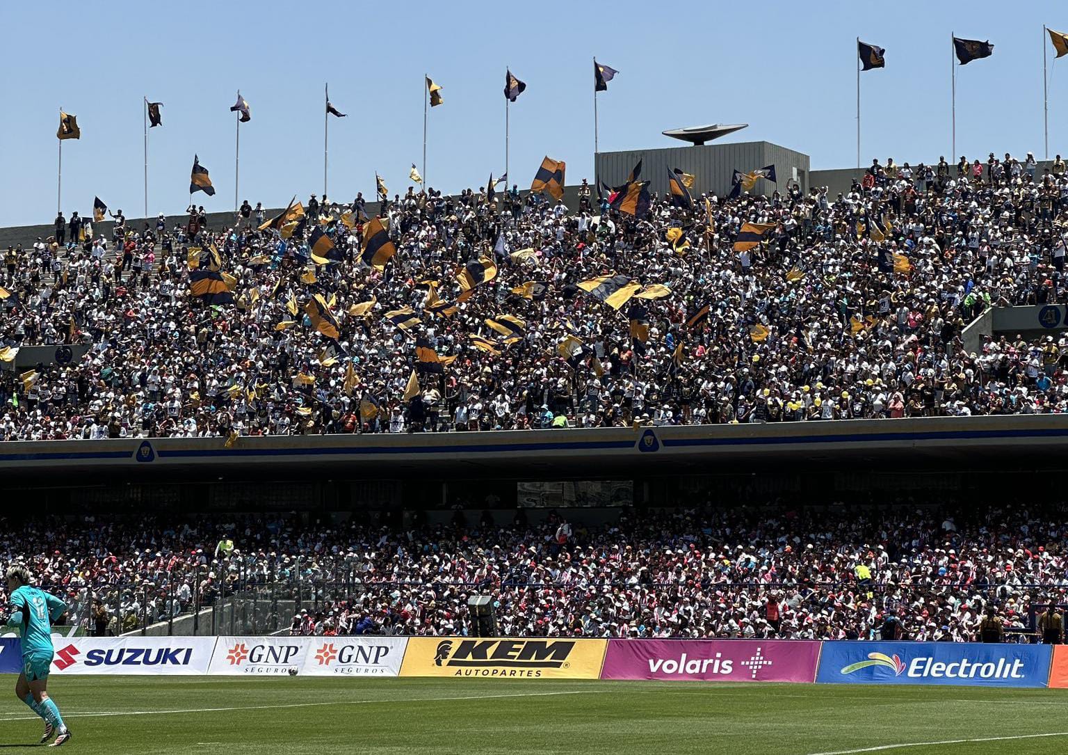 RÉCORD DE ASISTENCIA EN PUMAS FEMENIL, PERO CHIVAS AVANZA