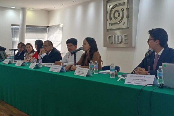 OLIVIA AGUIRRE MOVILIZA A LA JUVENTUD EN CAMINO A LA CORTE