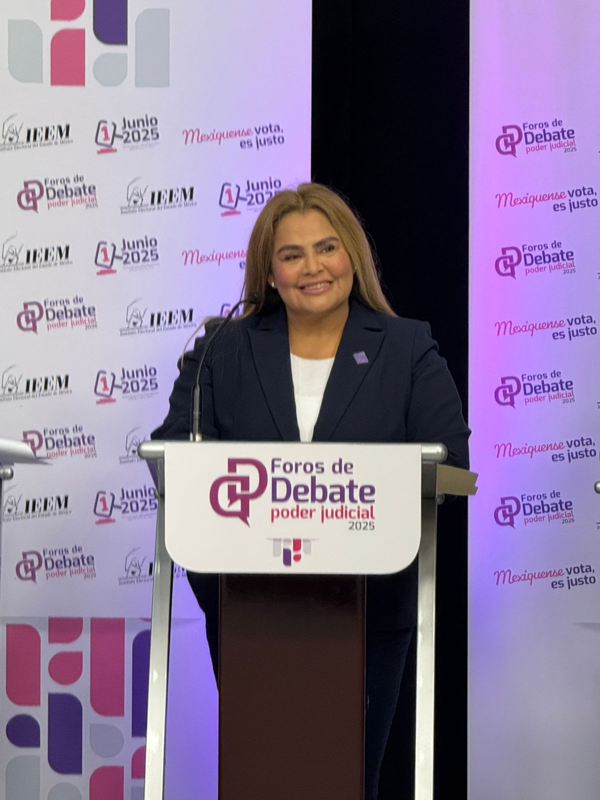 ERIKA ICELA CASTILLO LIDERA EL DEBATE RUMBO AL PODER JUDICIAL