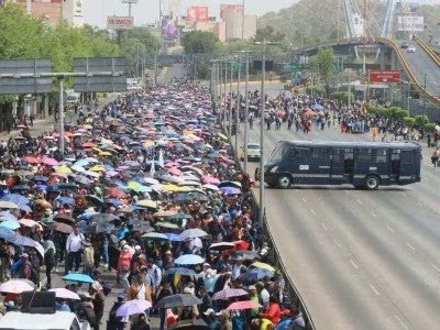 MAESTROS EXIGEN JUSTICIA SALARIAL Y REFORMA AL ISSSTE