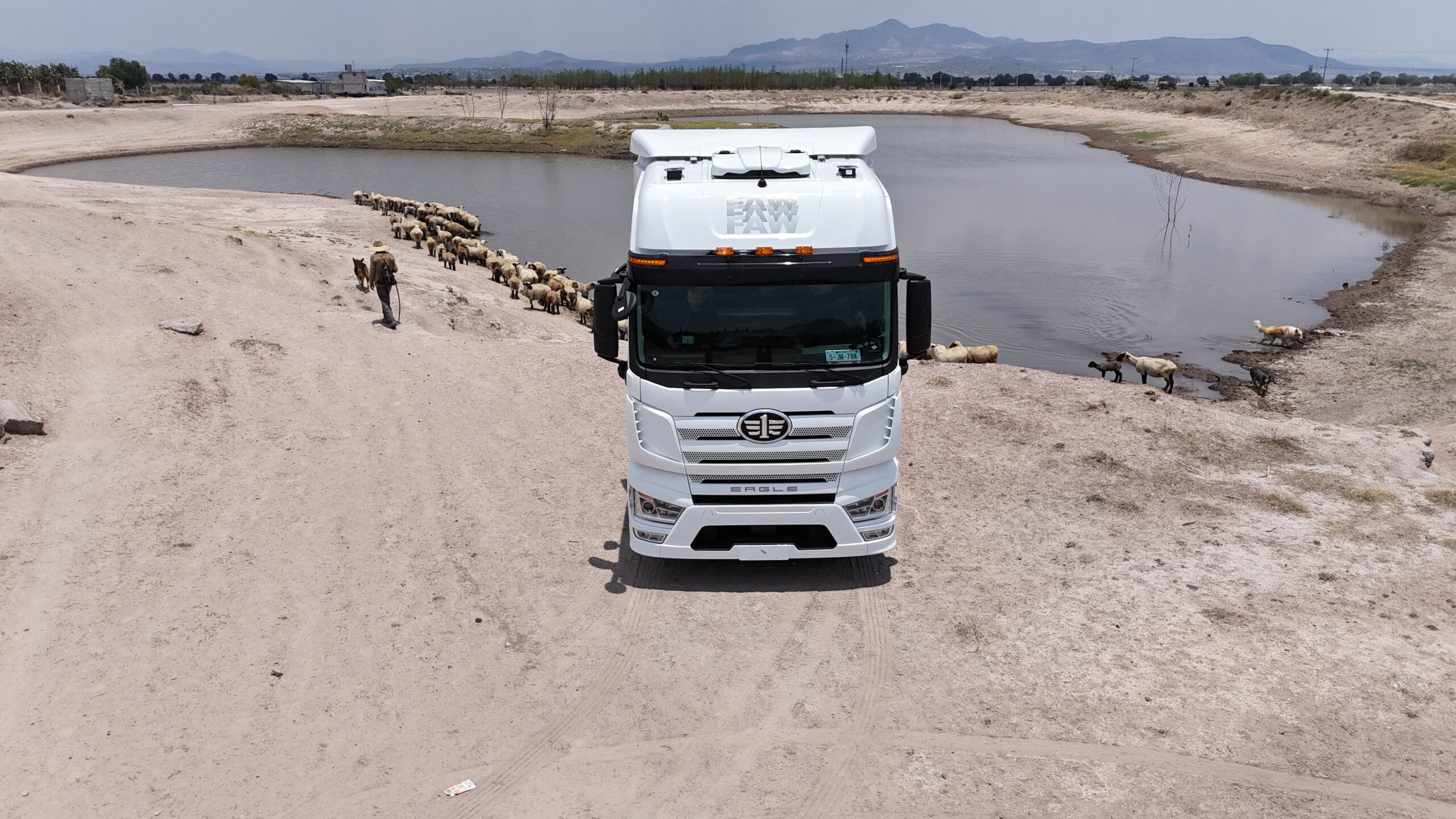 ELAM – FAW PRESENTA EL J7: POTENCIA, TECNOLOGÍA Y CONFORT PARA TRANSFORMAR EL TRANSPORTE DE CARGA EN MÉXICO