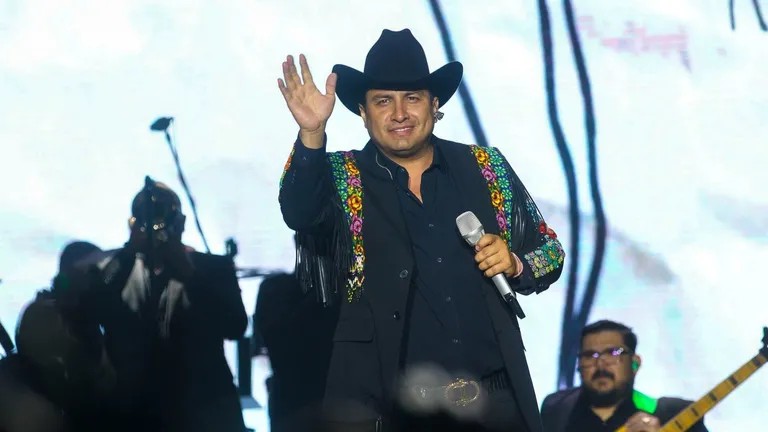 DE BROOKLYN AL VETO: TIGRES DEL NORTE HONRADOS, JULIÓN ÁLVAREZ SIN VISA