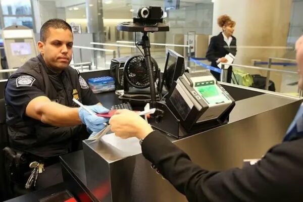 EU IMPONE VETO MIGRATORIO A 12 PAÍSES Y RESTRINGE A OTROS 7 POR SEGURIDAD NACIONAL