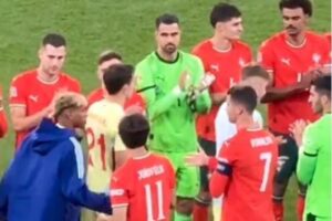 LAMINE YAMAL IGNORA SALUDO DE CRISTIANO RONALDO Y DESATA POLÉMICA