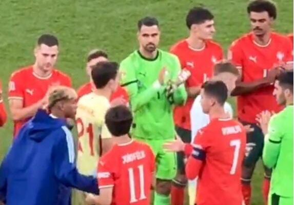LAMINE YAMAL IGNORA SALUDO DE CRISTIANO RONALDO Y DESATA POLÉMICA