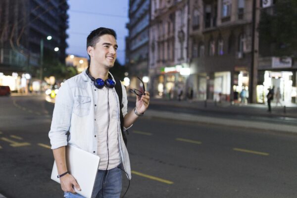 LA EDUCACIÓN AL RITMO DE TU VIDA: ASÍ SE ESTUDIA UNA CARRERA CON MAPS DE TECMILENIO