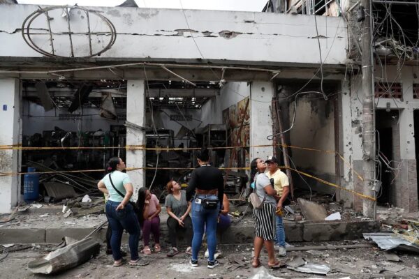 SACUDEN A COLOMBIA 16 ATENTADOS TERRORISTAS; EL AGRESOR DEL CANDIDATO URIBE SE DECLARÓ INOCENTE