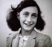 EL DIARIO DE ANA FRANK CONVIRTIÓ EL SILENCIO EN MEMORIA Y EL MIEDO EN PALABRAS