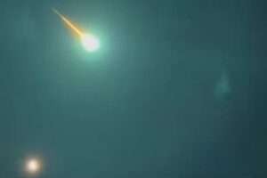 METEORITO ILUMINA NUEVO LEÓN AL CAER