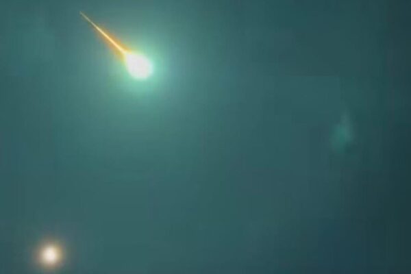 METEORITO ILUMINA NUEVO LEÓN AL CAER