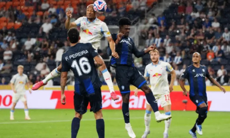 SALZBURG SORPRENDE A PACHUCA Y LO DERROTA 2-1 EN DUELO MARCADO POR TORMENTA