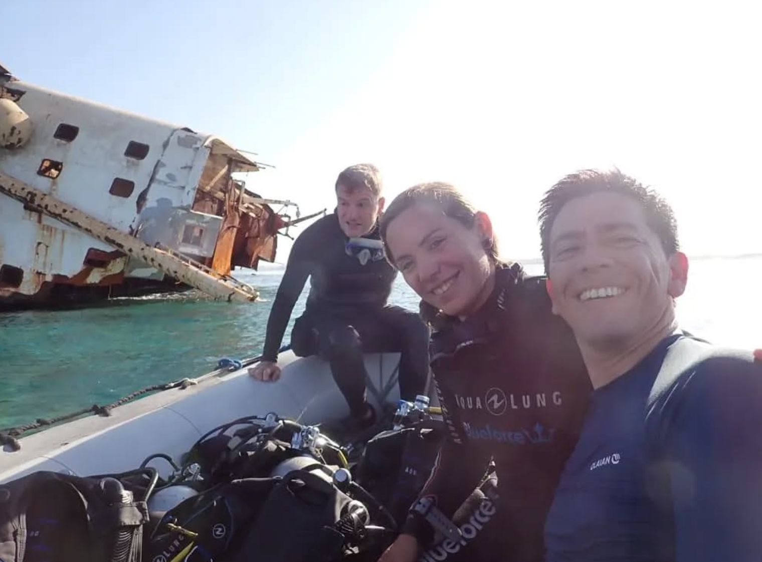 ANA Y LA MÍSTICA DEL BUCEO: UN VIAJE DESDE EL MEDITERRÁNEO A LOS CENOTES MAYAS