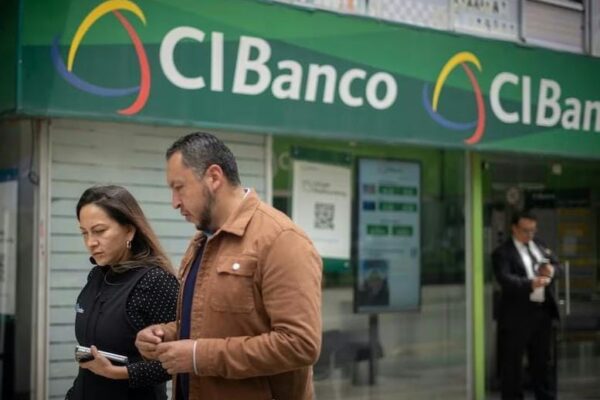 CNBV INTERVIENE CIBANCO E INTERCAM; SHEINBAUM DESAFÍA A WASHINGTON