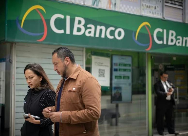 CNBV INTERVIENE CIBANCO E INTERCAM; SHEINBAUM DESAFÍA A WASHINGTON