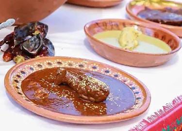VIVE Y DISFRUTA LA FERIA DEL MOLE Y TAMAL EN ATLACHOLOAYA