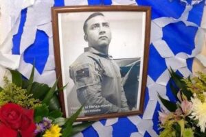 CAE EN UCRANIA EX POLICÍA OAXAQUEÑO; SU MADRE CLAMA POR EL CUERPO