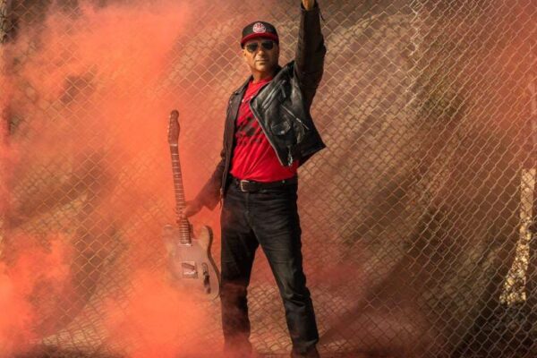 TOM MORELLO LANZA HIMNO MIGRANTE: PRETEND YOU REMEMBER ME