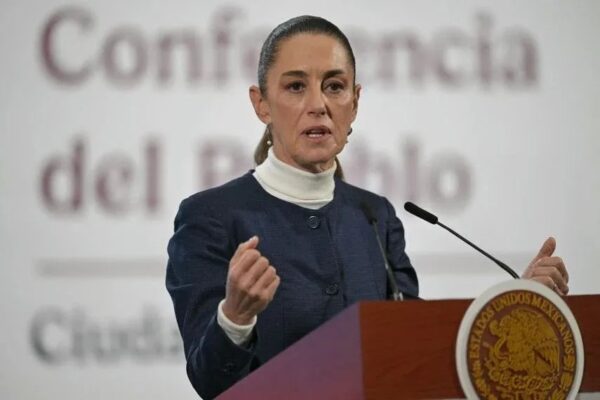 SHEINBAUM DEMANDARÁ POR DIFAMACIÓN AL ABOGADO DEL HIJO DE EL CHAPO