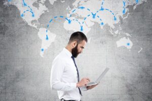 LIDERAR EN UN MUNDO INTERCONECTADO: EL VALOR DE ESTUDIAR UN POSGRADO HOY