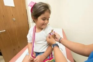 MÁS DE 14 MILLONES DE NIÑOS SIGUEN SIN UNA SOLA VACUNA: OMS Y UNICEF