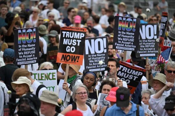 MILES DESAFÍAN A TRUMP EN HISTÓRICA JORNADA DE PROTESTAS