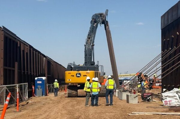EU INICIA CONSTRUCCIÓN DE MURO SECUNDARIO EN FRONTERA CON MÉXICO