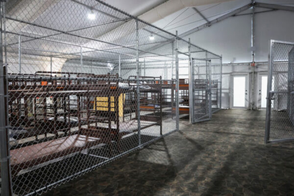 LA SRE EXIGE DERECHOS Y ALERTA CONDICIONES DEPLORABLES  EN ALLIGATOR ALCATRAZ