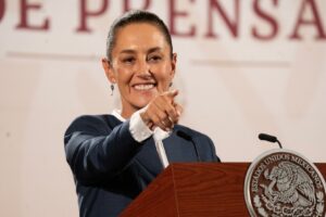 Sheinbaum someterá a consulta el financiamiento público a partidos y los plurinominales
