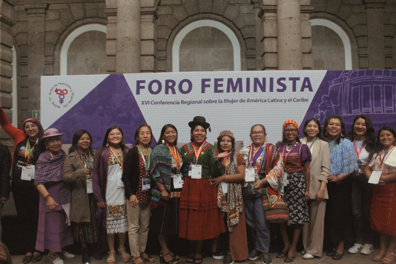 Feministas exigen compromisos reales
