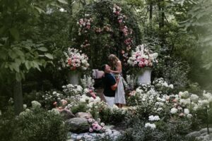 Taylor Swift y Travis Kelce anuncian su compromiso