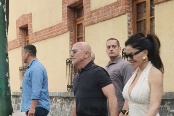Jeff Bezos y Lauren Sánchez se pasean por la CDMX: visita a la Casa Azul y noche en Handshake