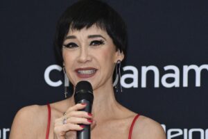 Abucheos a Susana Zabaleta en el AICM detonan su denuncia de misoginia y reavivan el pleito con los espectáculos