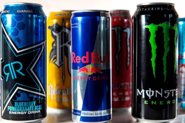 Diputados prohíben vender bebidas energéticas a menores; el dictamen pasa al Senado