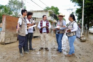 Bienestar participa en el levantamiento del censo de personas afectadas por las lluvias en Veracruz