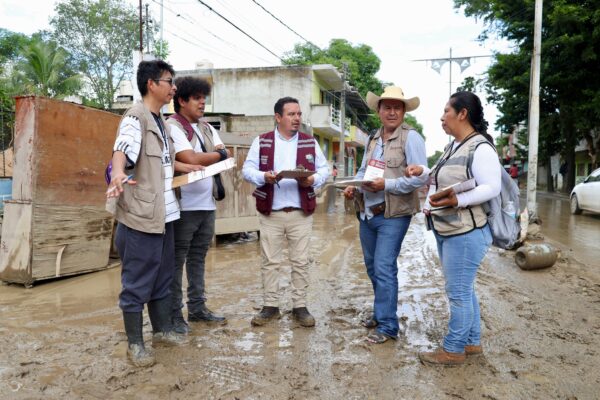 Bienestar participa en el levantamiento del censo de personas afectadas por las lluvias en Veracruz