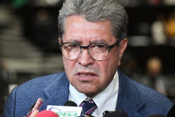 Monreal arremete contra oposición por exigir reactivación del FONDEN