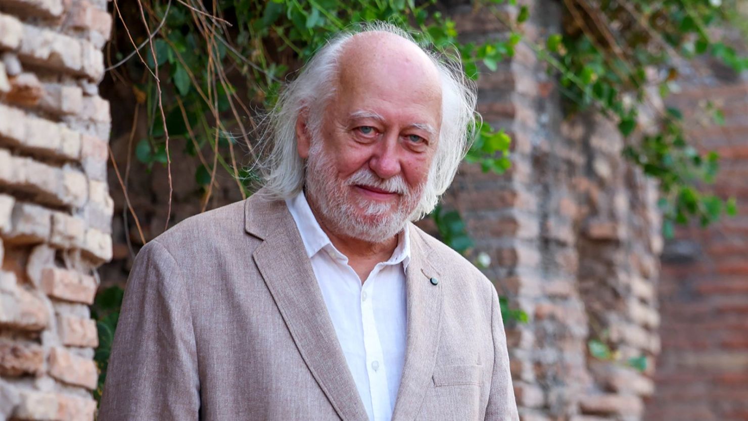 Otorgan el Nobel de Literatura a László Krasznahorkai, “maestro del apocalipsis”