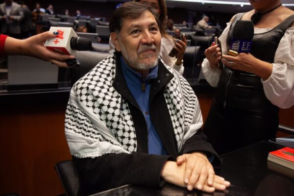 Noroña justifica vuelo privado y cita a Sheinbaum