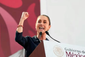 Sheinbaum celebra su primer año de mandato con acto masivo en el Zócalo