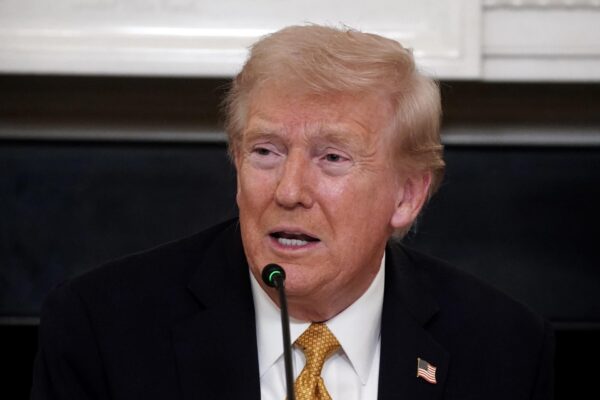 Trump desata polémica: acusa a México de estar “gobernado por cárteles” pero elogia a Sheinbaum