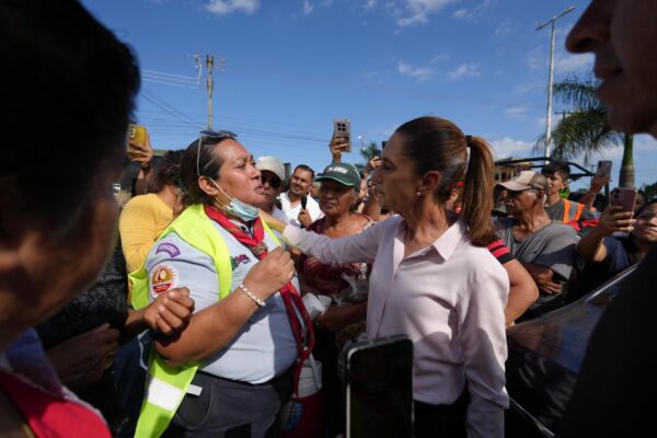 Durante la gira de la Presidenta Sheinbaum, se informan labores de atención a la emergencia en Poza Rica, Veracruz