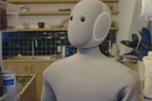 NEO, el primer robot humanoide doméstico listo para reserva, pero con autonomía limitada