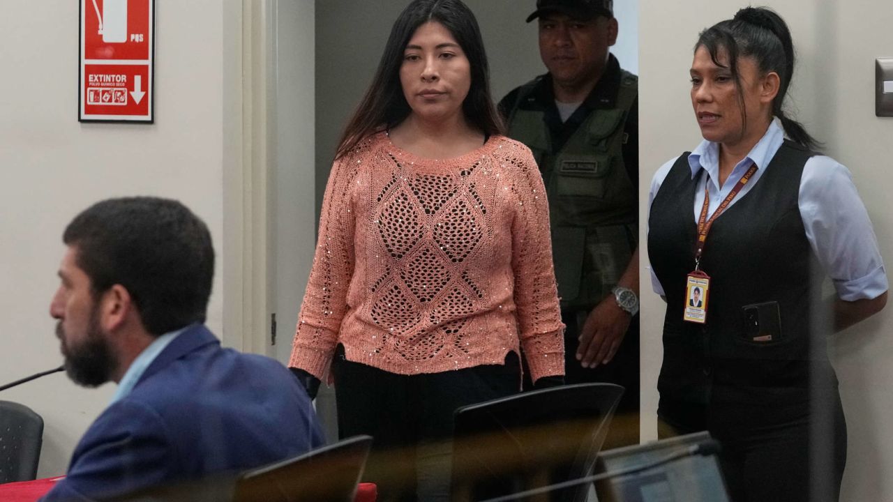 Perú corta lazos diplomáticos con México: furia por asilo a Betssy Chávez, exministra de Castillo