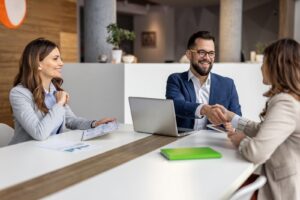 Del título al certificado: la nueva moneda del talento profesional