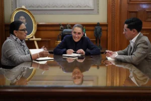 Sheinbaum dialoga con papa León XIV en día de la Virgen de Guadalupe; formaliza la invitación a México