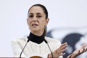 Sheinbaum anuncia mano dura contra agentes del INM que extorsionan a migrantes