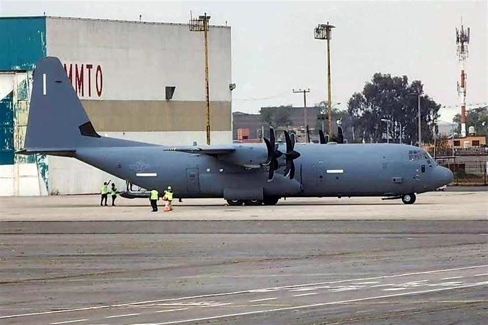 Aterriza avión militar de EU en Toluca en plena tensión por amenazas de ataques a cárteles